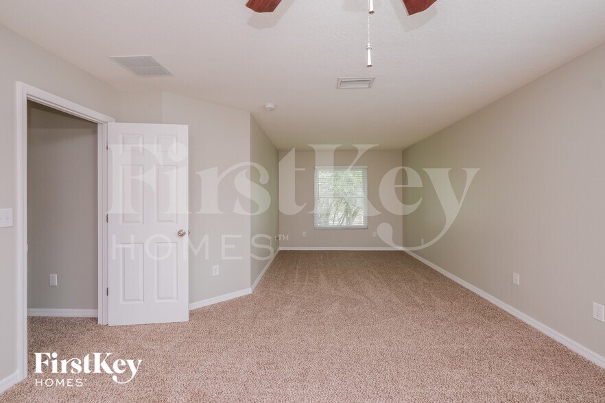 Building Photo - 11108 Creek Haven Dr