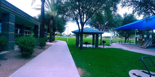 Building Photo - 1126 W Grand Caymen Dr