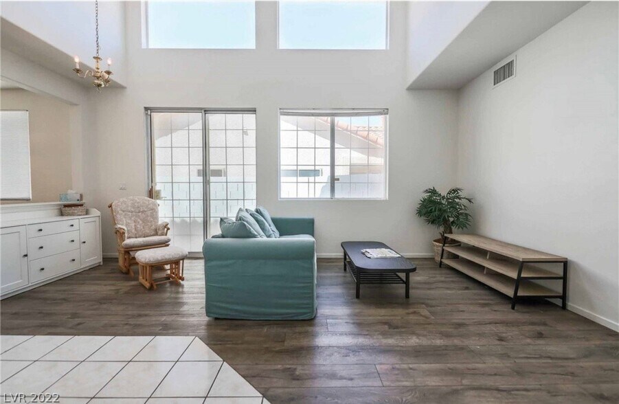 Building Photo - 1701 Park Mesa Ln