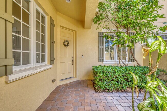 Building Photo - 4770 Cadiz Cir