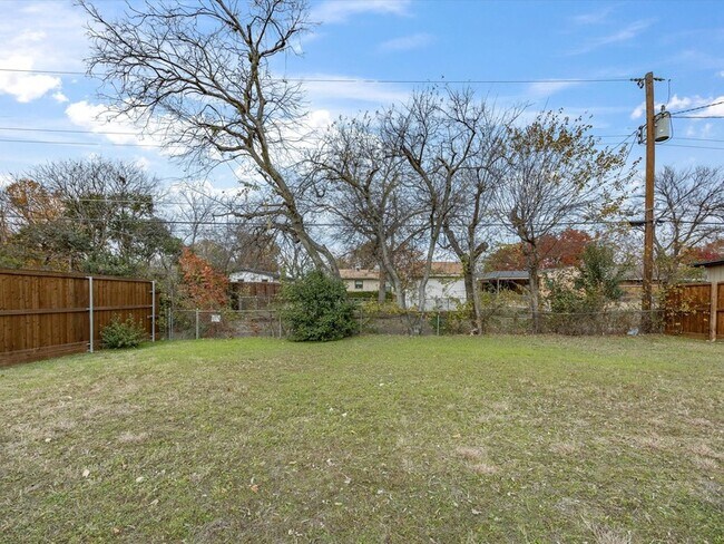 Building Photo - 10209 Casa View Dr