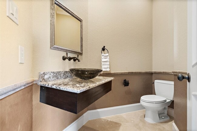 Building Photo - 19182 Grandview Point