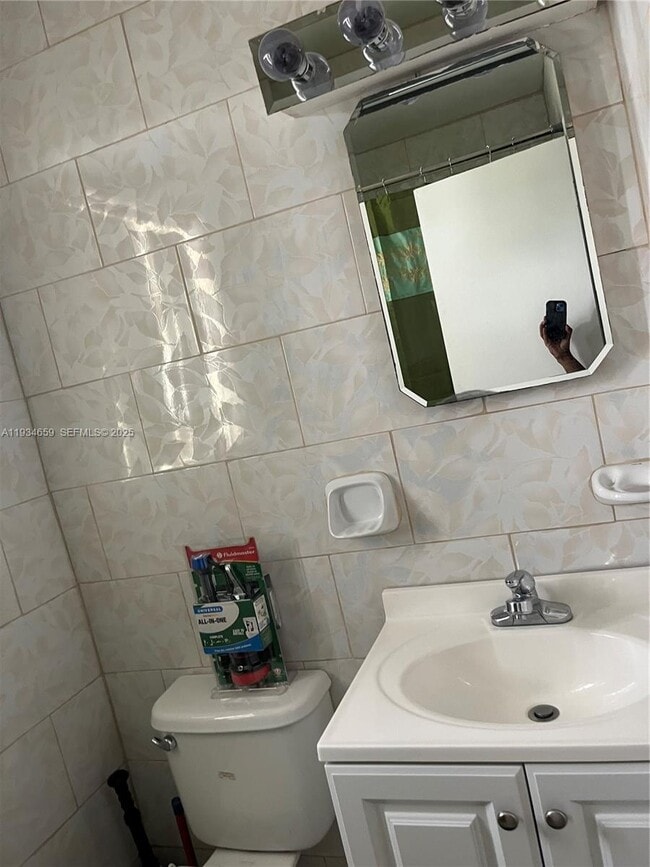 Building Photo - 19821 NE 13th Ct