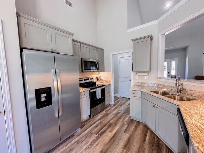 Building Photo - 6454 Self Creek Rd