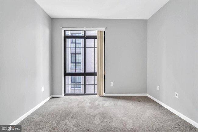 Building Photo - 7923 Eastern Ave NW