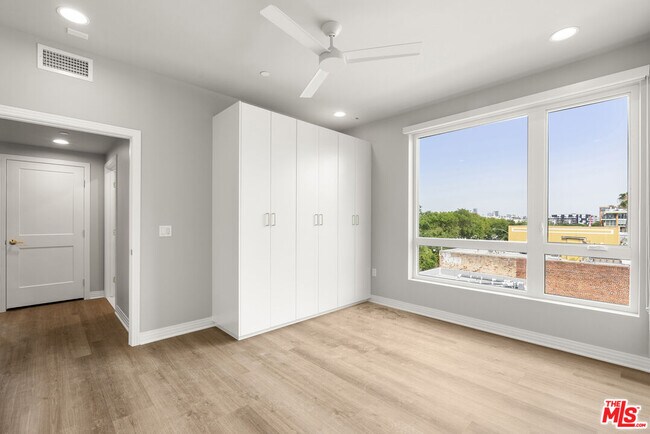 Building Photo - 7428 Santa Monica Blvd