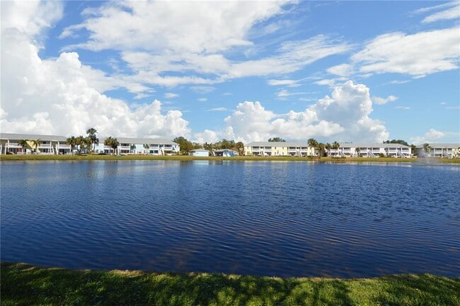 Building Photo - 121 Sea Horse Dr SE