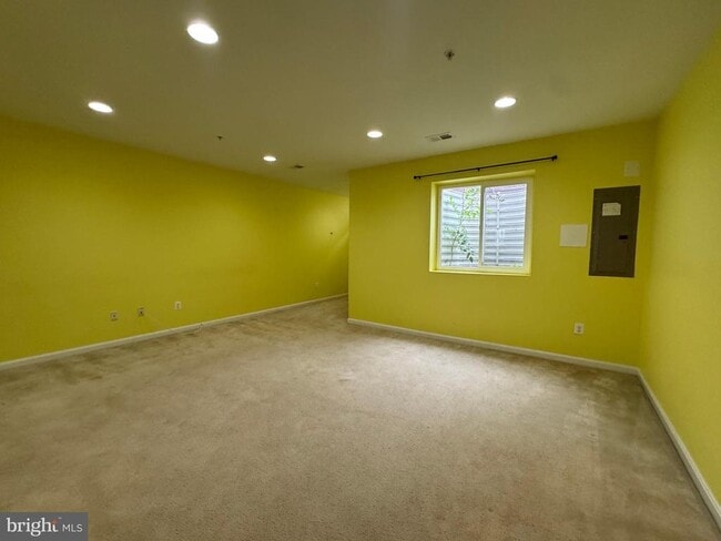 Building Photo - 11854 Skylark Rd