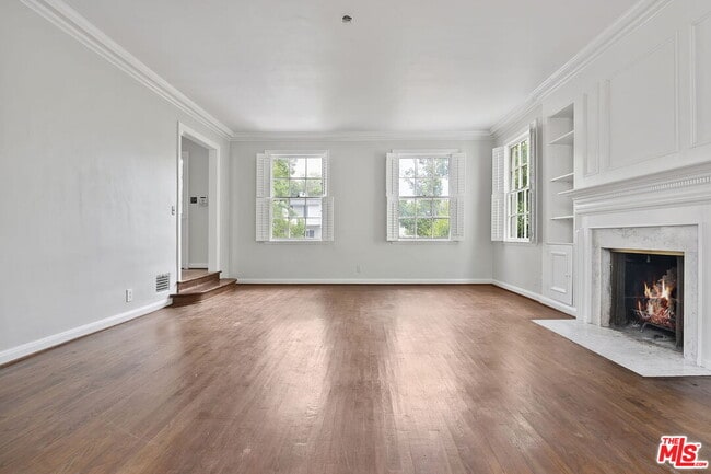 Building Photo - 662 Loring Ave
