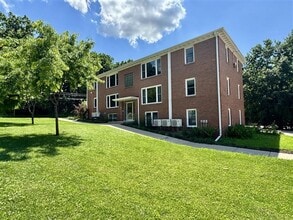 Building Photo - Great Location! 2-bed 1-bath Apartment