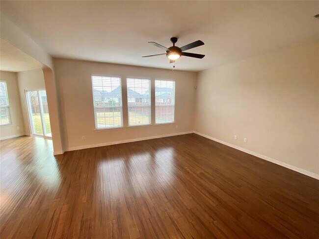 Building Photo - 341 Grand Jct Trail