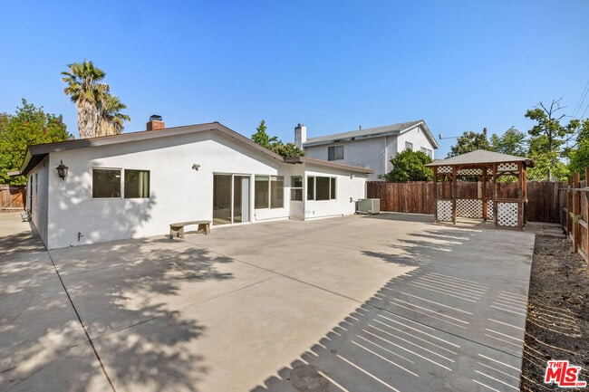 Building Photo - 6355 Geyser Ave