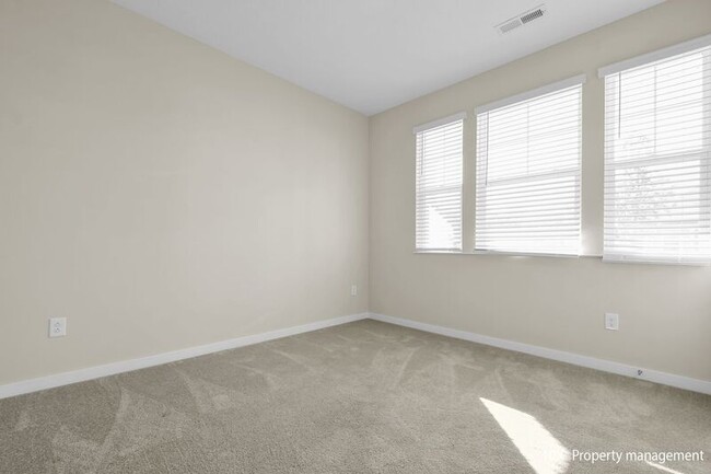 Building Photo - 5851 Ryman Dr
