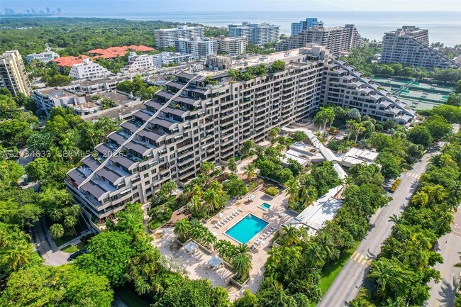 Building Photo - 151 Crandon Blvd