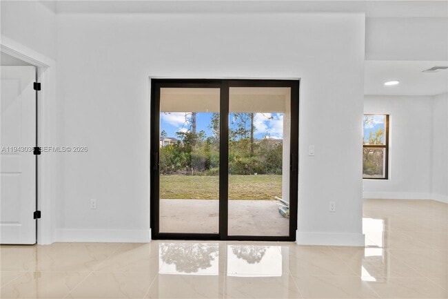 Building Photo - 456 Mercedes Ct