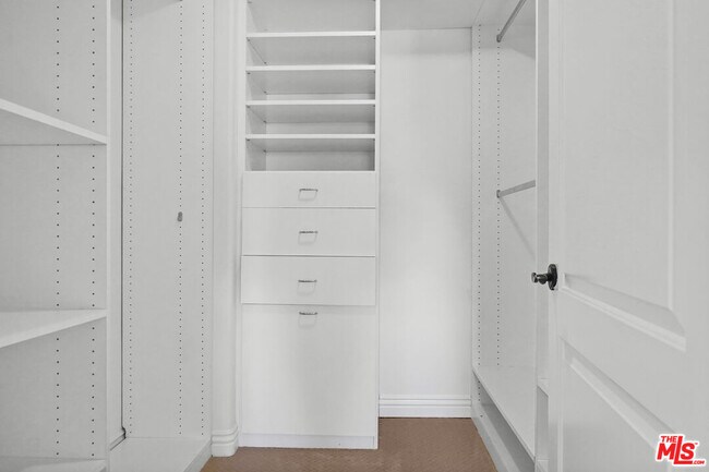 Building Photo - 1050 N Edinburgh Ave