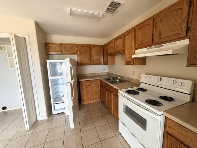 Building Photo - 3310 S Louisiana Ave