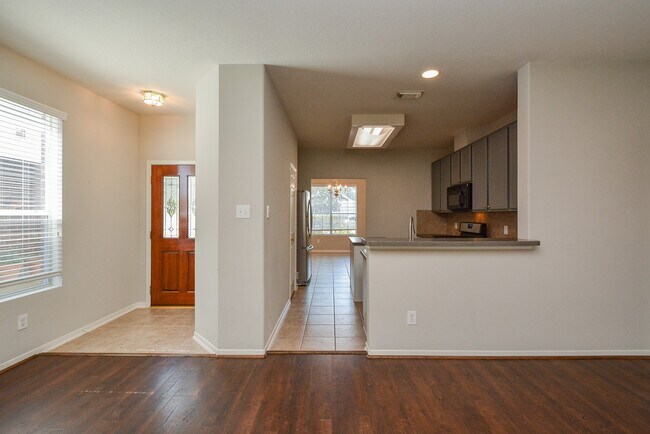 Building Photo - 15506 Hickory Dale St