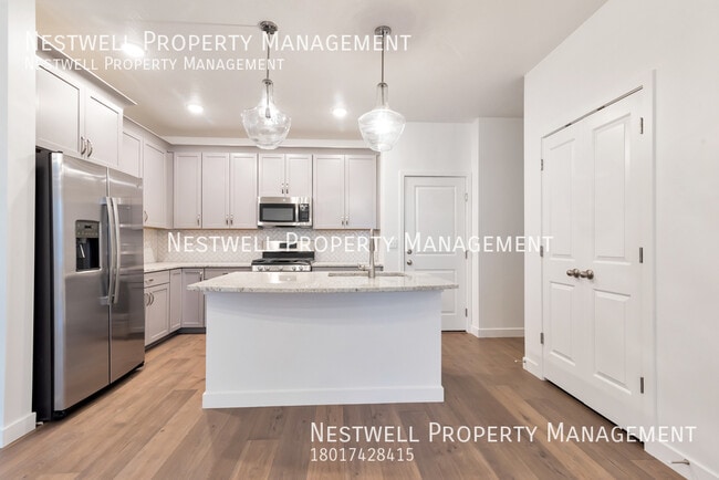 Building Photo - Incredible 3-bed Home in Highland