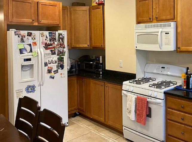 Apt 3 - 191 Boylston St