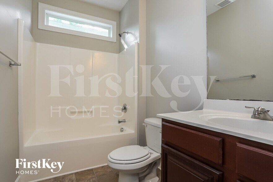 Building Photo - 5121 Lundy Dr