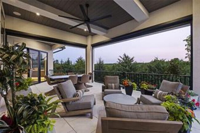 Building Photo - {5842} Luxury Rental in Forrest Ridge Esta...