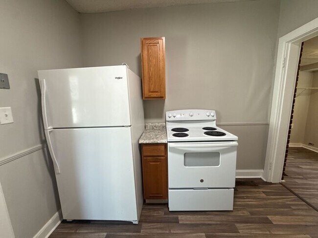 Building Photo - FOR RENT - Renovated Duplex in Gallatin - Half Off 1st Month Move in Special!