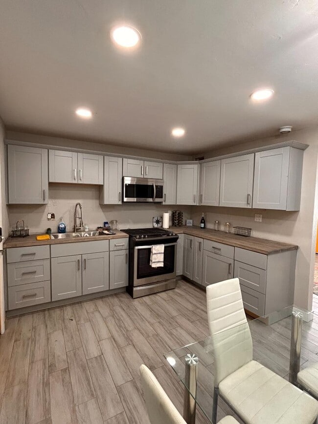 Building Photo - 3936 W Nancy Ln