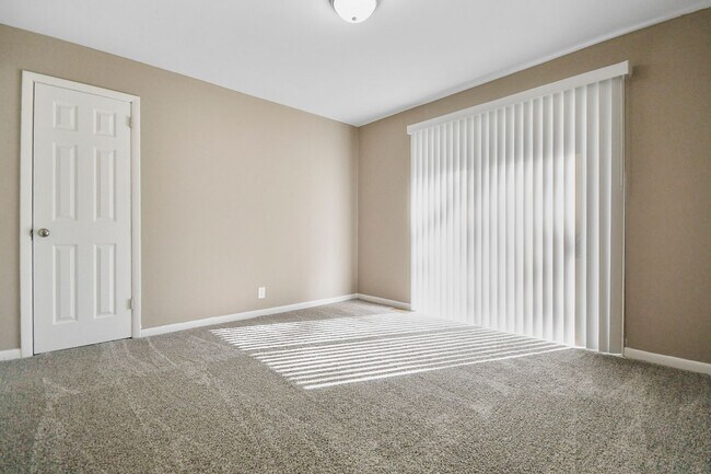 Building Photo - Pet Friendly Four Bedroom!