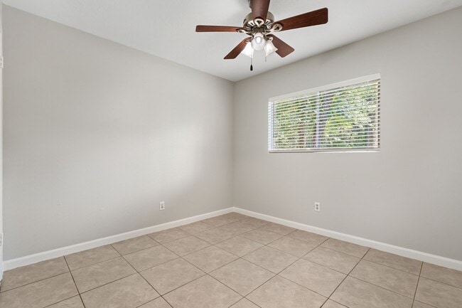 Building Photo - 81 S Wavy Oak Cir