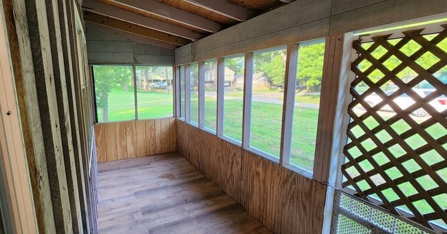 Building Photo - 3749 Lazy River Dr