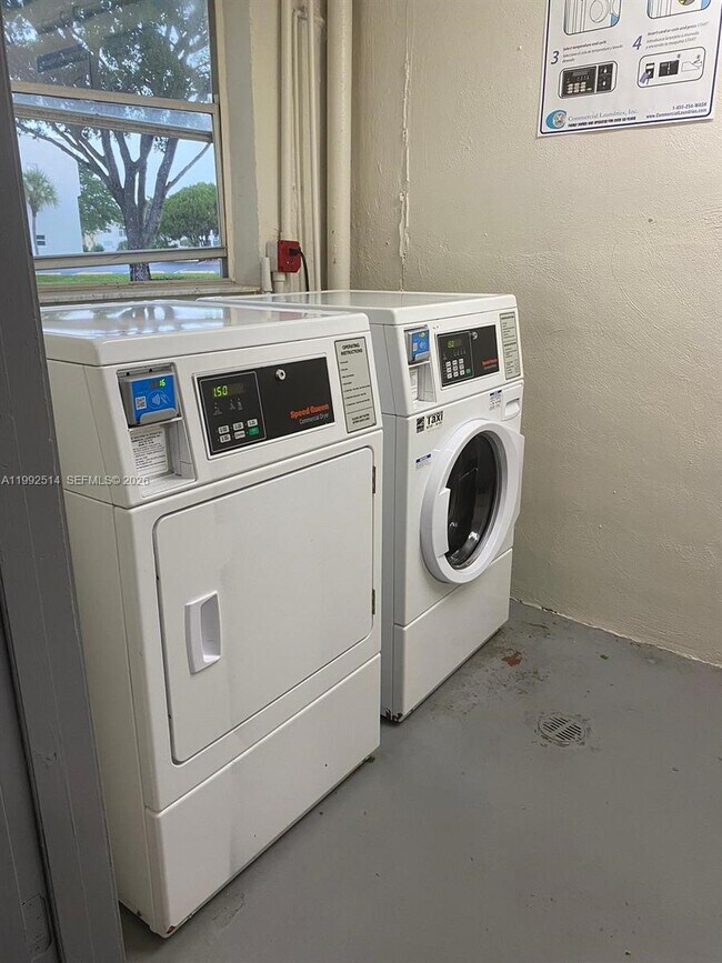 Building Photo - 8135 Sunrise Lakes Blvd