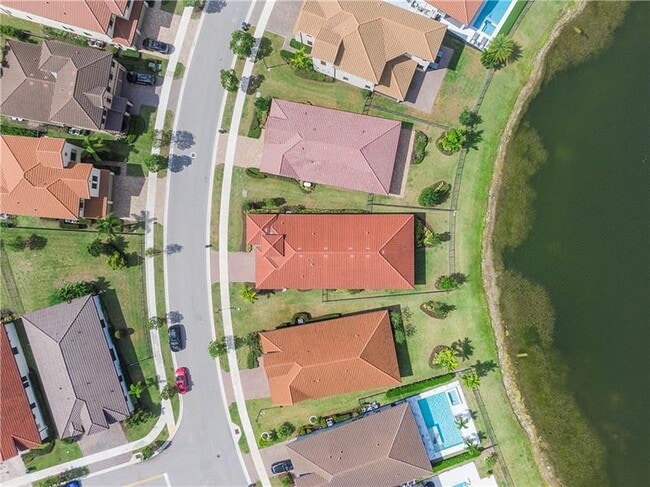 Building Photo - 11835 S Baypoint Cir