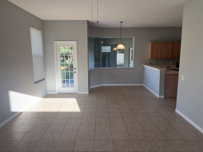 Building Photo - 6005 Jessica Dr