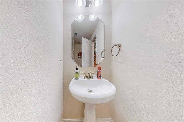 Building Photo - 8712 Iron Horse Dr