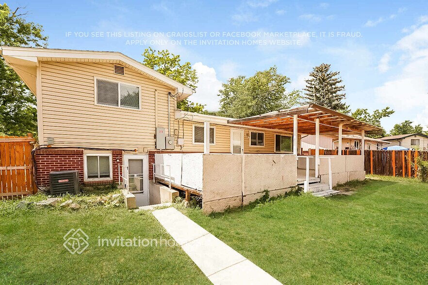 Building Photo - 402 S Robb Way