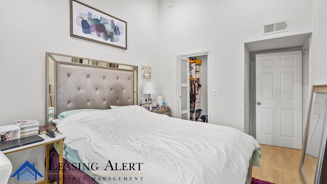 Building Photo - 24115 Evans Ave