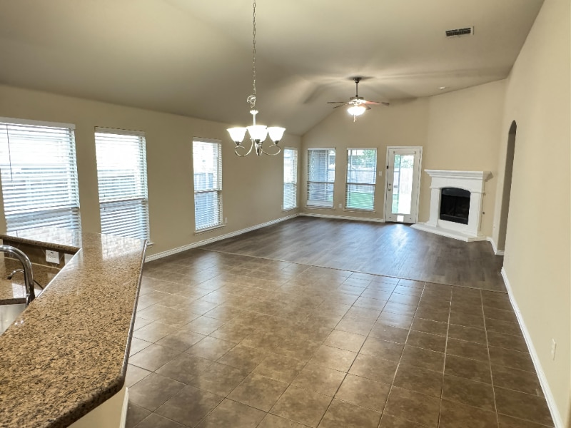 Building Photo - 10509 Sandy Mountain Dr