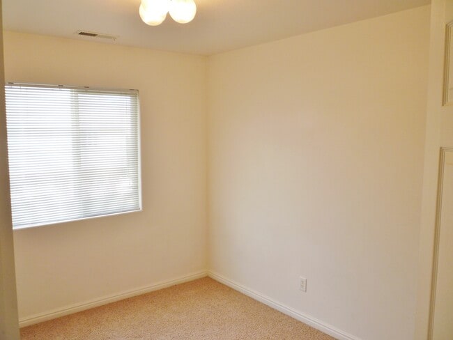 Building Photo - 1735 W 540 N