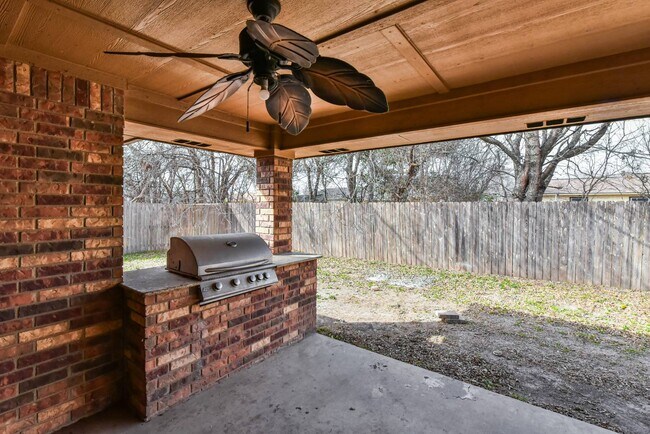 Building Photo - 6905 Deorsam Loop