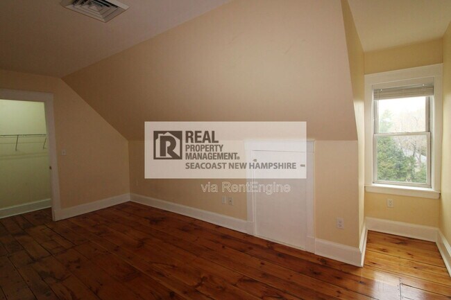 Building Photo - 586 Central Ave