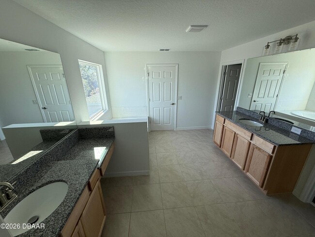 Building Photo - 1996 Greenborough St