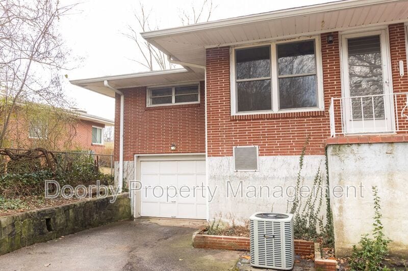 Building Photo - 3621 Lerch St