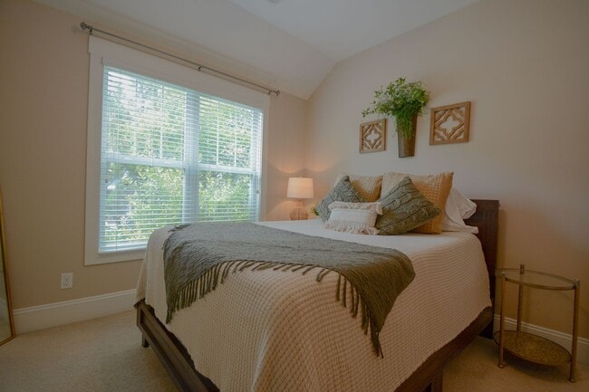 Building Photo - Cozy 3 Bedroom, 2 Bath, Fenced in Backyard in the Neighborhoods of Holly Ridge