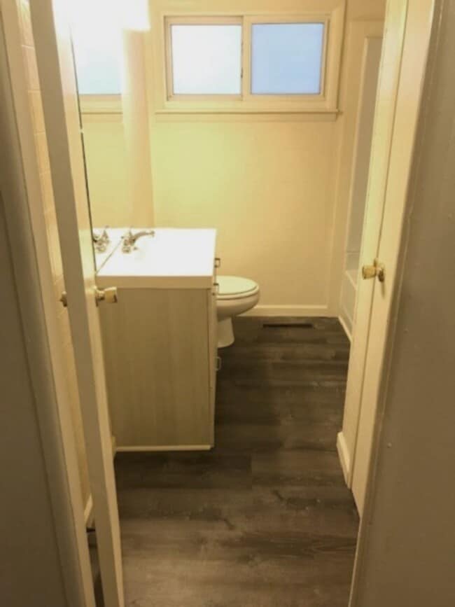 Building Photo - AVAILABLE NOW!! FOR LEASE Beautiful 3-Bedroom House in Grand Blanc