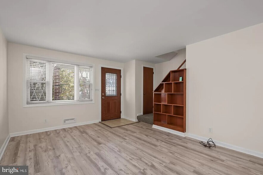 Building Photo - 708 Umbra St