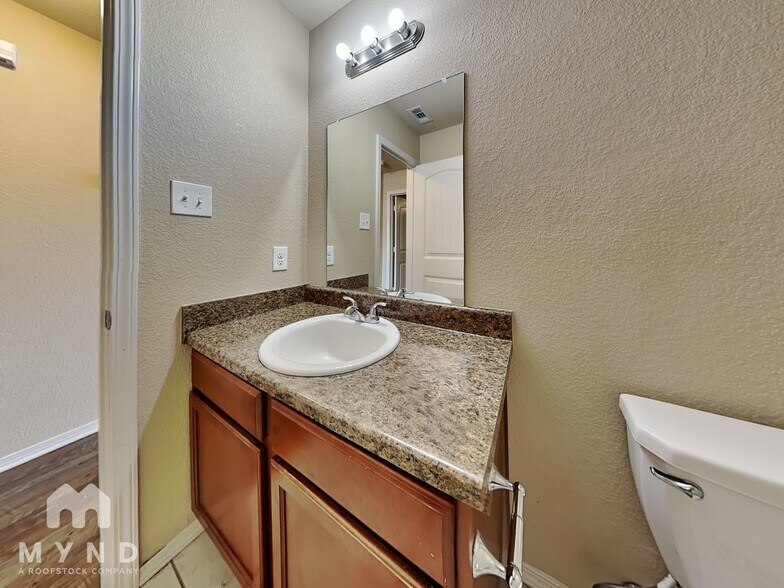 Building Photo - 100 Cedar Creek Loop