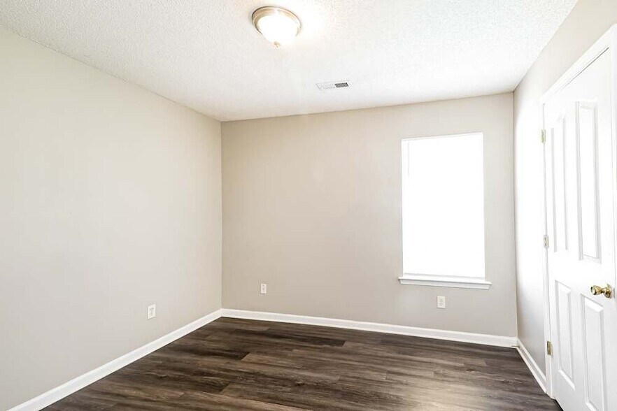 Building Photo - 8731 Purple Thistle Ln