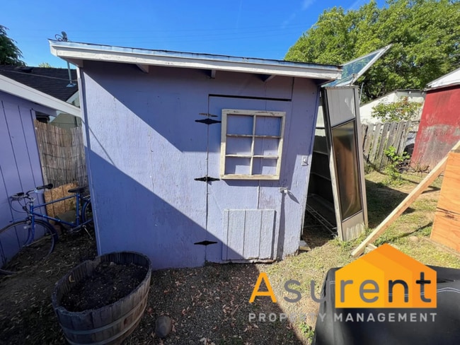 Building Photo - Beautiful Single-Level Home Located in the...