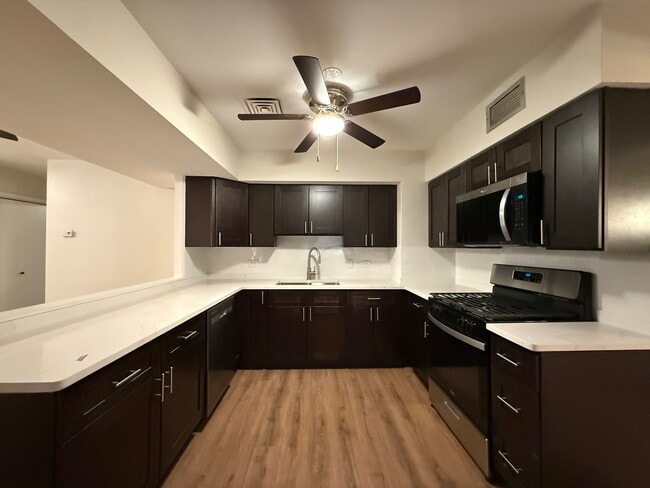 Building Photo - 2435 N 76th Ct